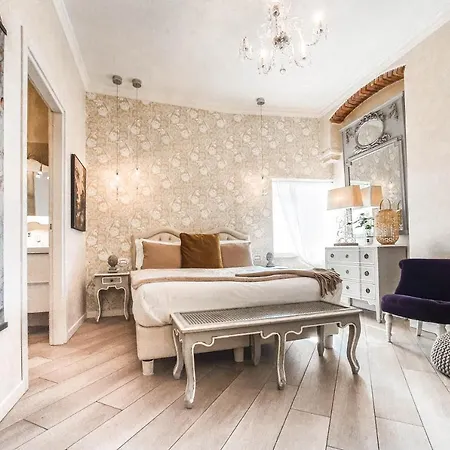 Dolce Santo Stefano Apartment *