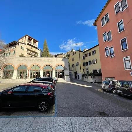 Dolce Santo Stefano Apartment *
